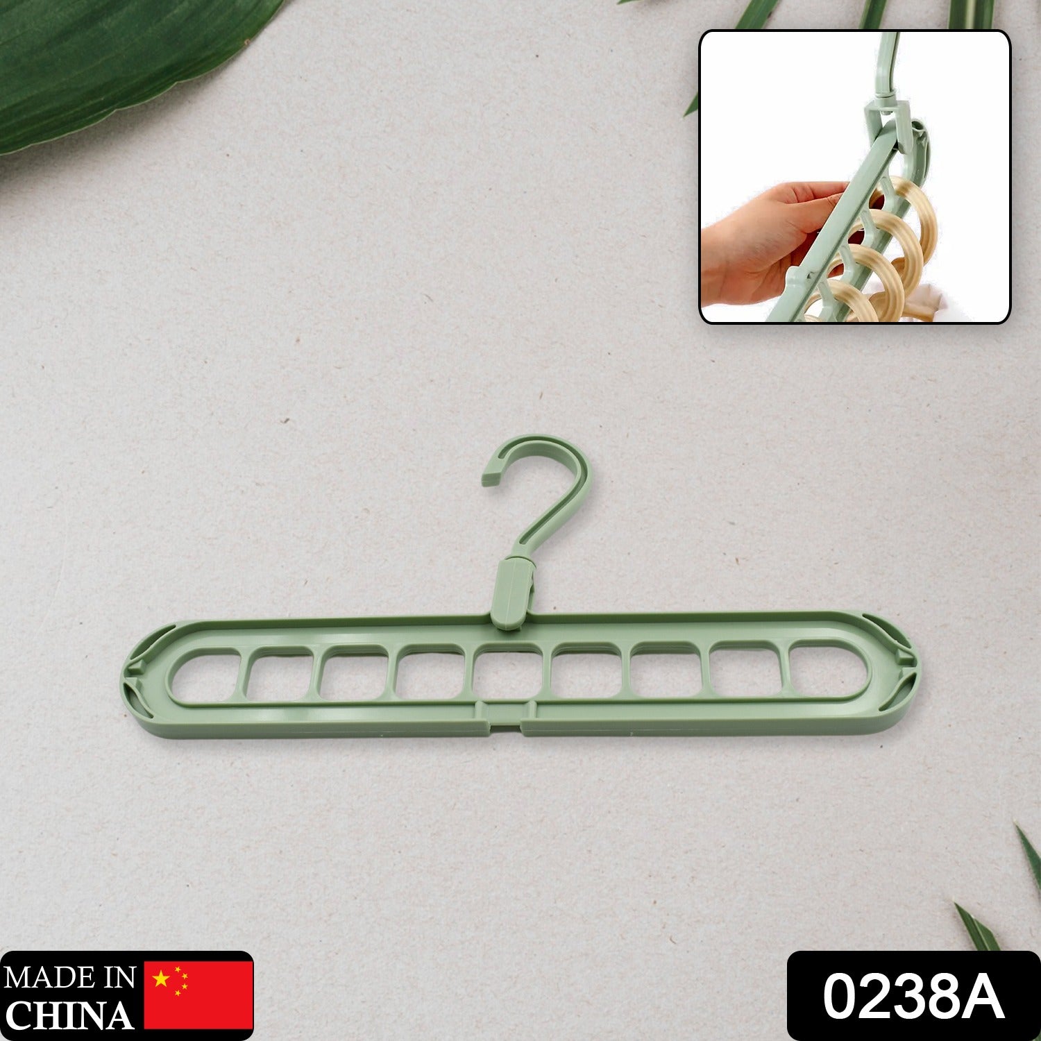 Hanging hooks for indoor storage, plastic hanger with holes. Hanging hooks for indoor storage, plastic hanger with holes.